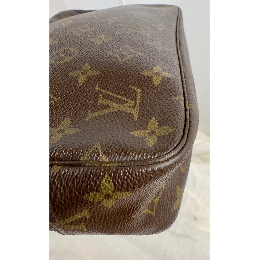 Louis Vuitton Monogram Toiletry Pouch 19 Cosmetic Bag w/ Box - Picture 4 of 16